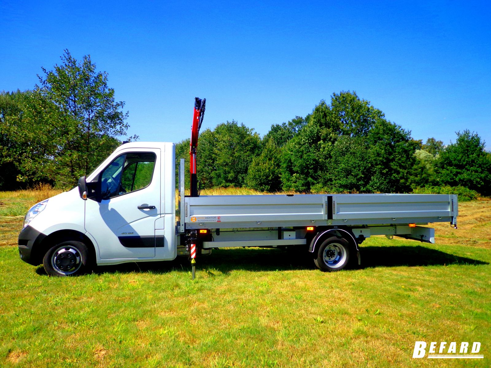 załadunek palet na renault master